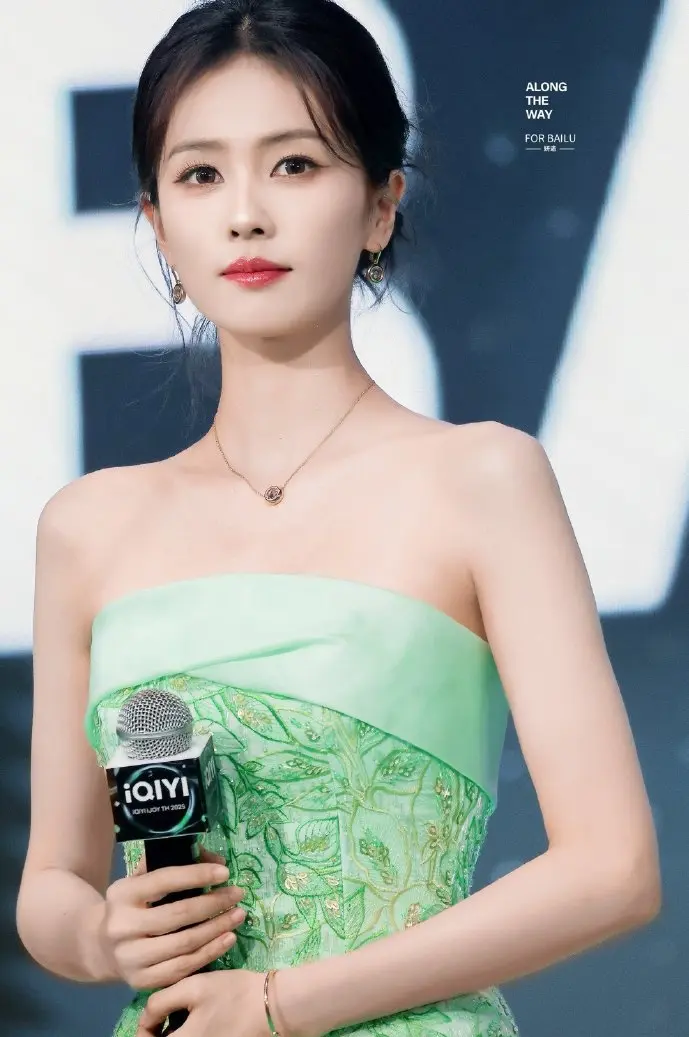 工资表格对比示意图